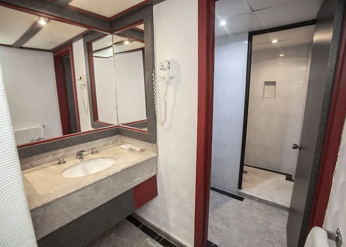 La Rosa - Adults Only 2*